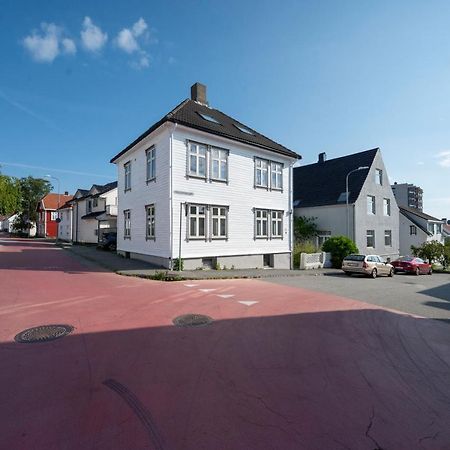 Practical Basement Apt With All Home Comforts Close To City Centre Stavanger Exteriér fotografie