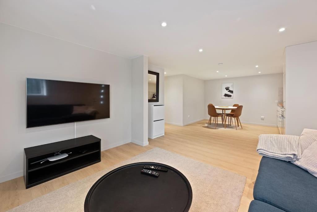 Practical Basement Apt With All Home Comforts Close To City Centre Stavanger Exteriér fotografie