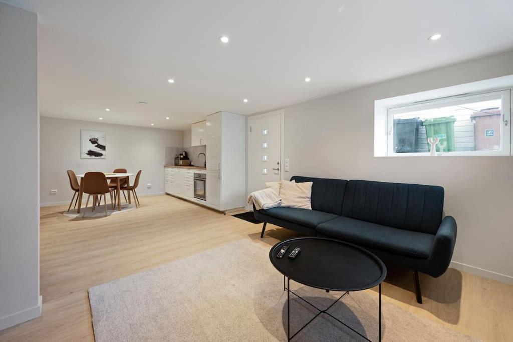 Practical Basement Apt With All Home Comforts Close To City Centre Stavanger Exteriér fotografie