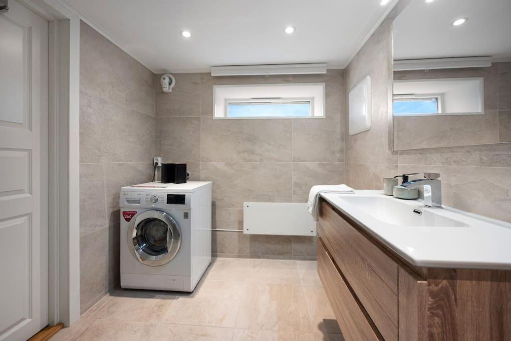 Practical Basement Apt With All Home Comforts Close To City Centre Stavanger Exteriér fotografie